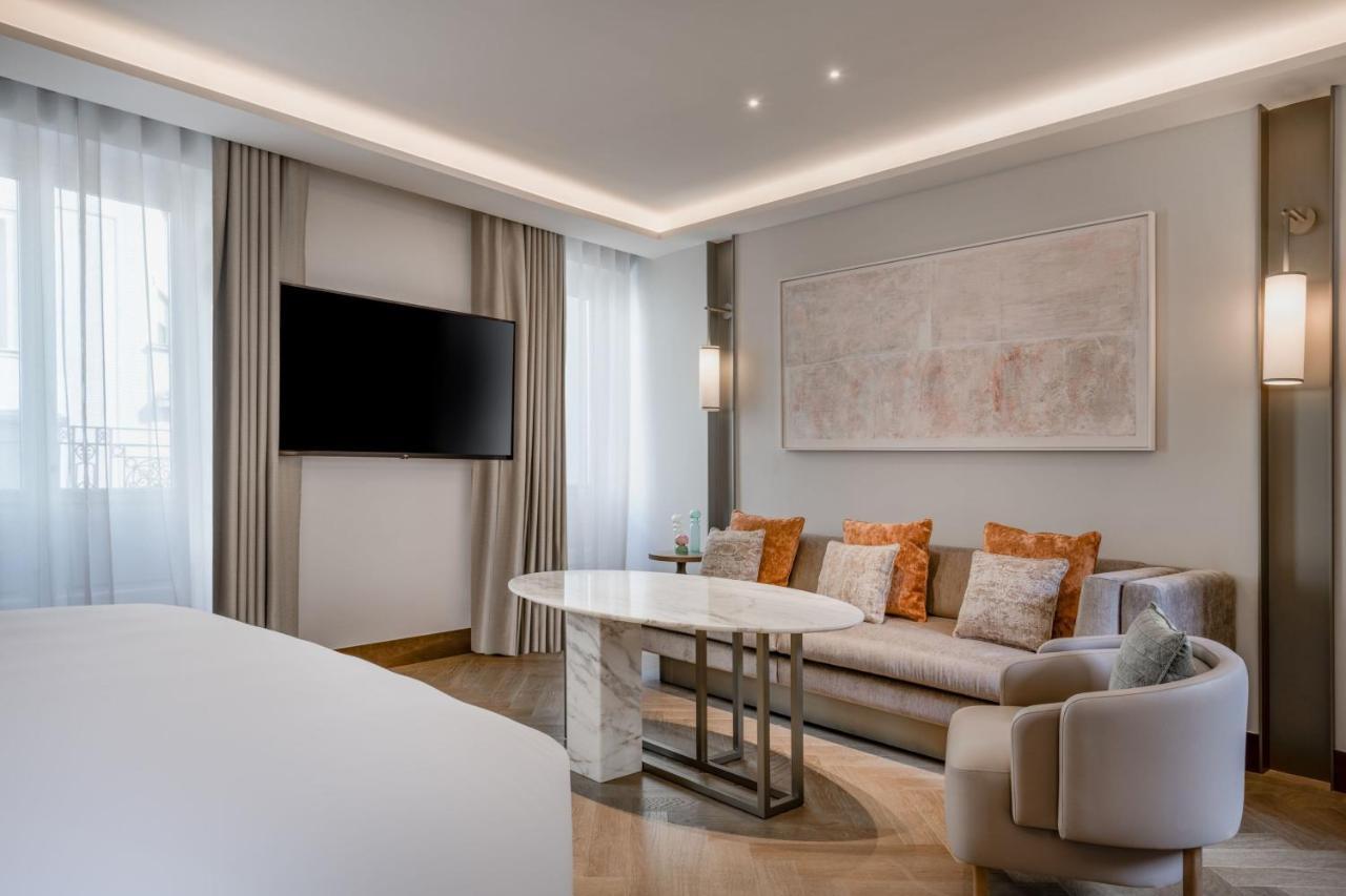 Junior Suite King con Balcone e Vista Skyline